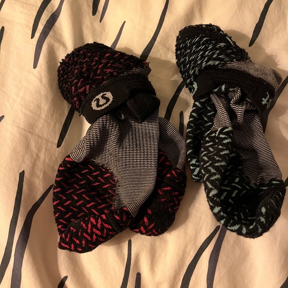 Lululemon Ultimate Padded Run SOCKS - 2 pair - Picture 1 of 4
